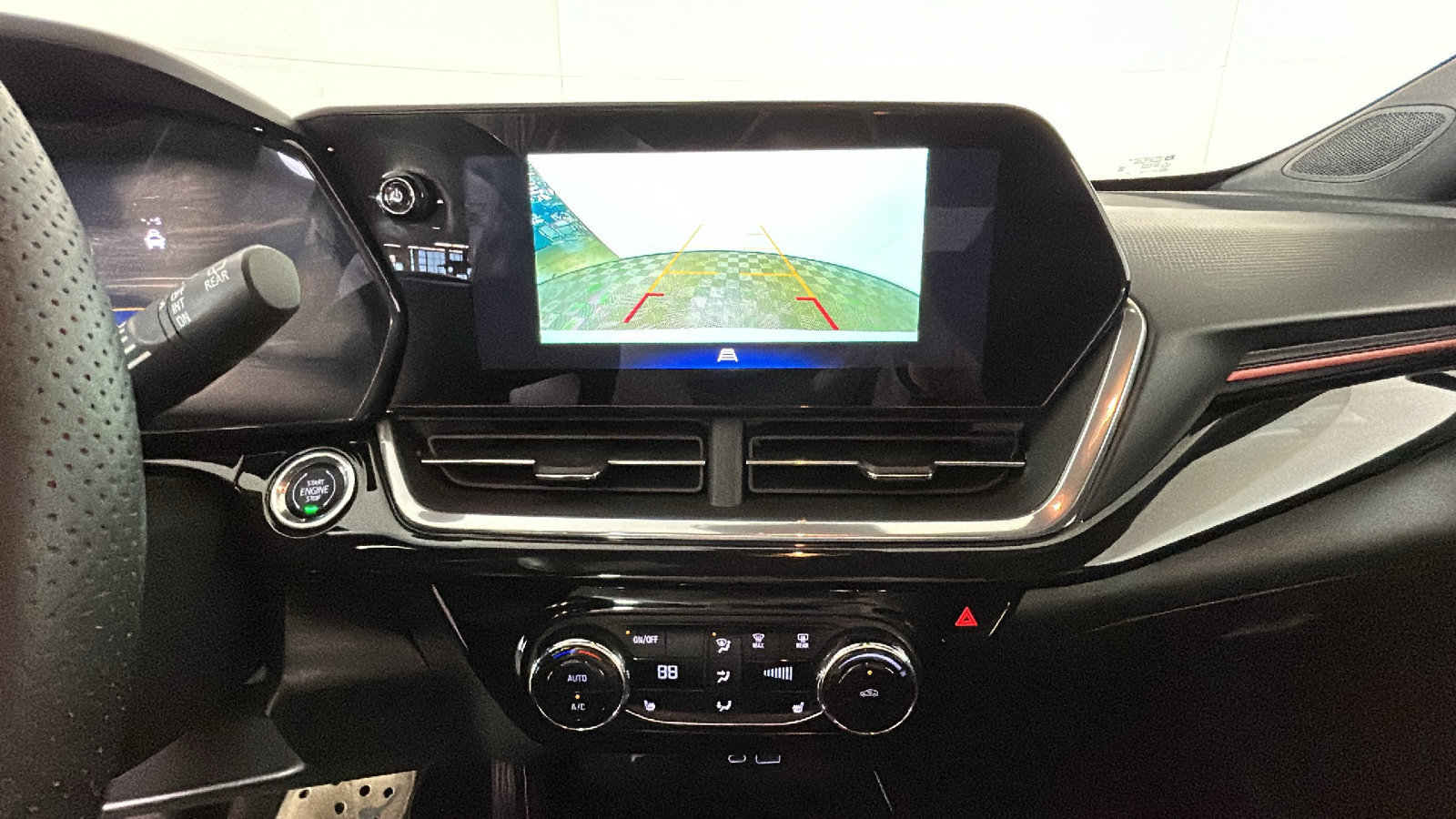 Used 2024 Chevrolet Trax RS w/ Driver Confidence Package FWD image 29