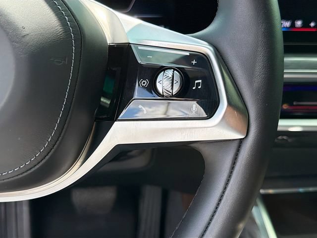 Used 2025 BMW i7 eDrive50 w/ Premium Package RWD image 37