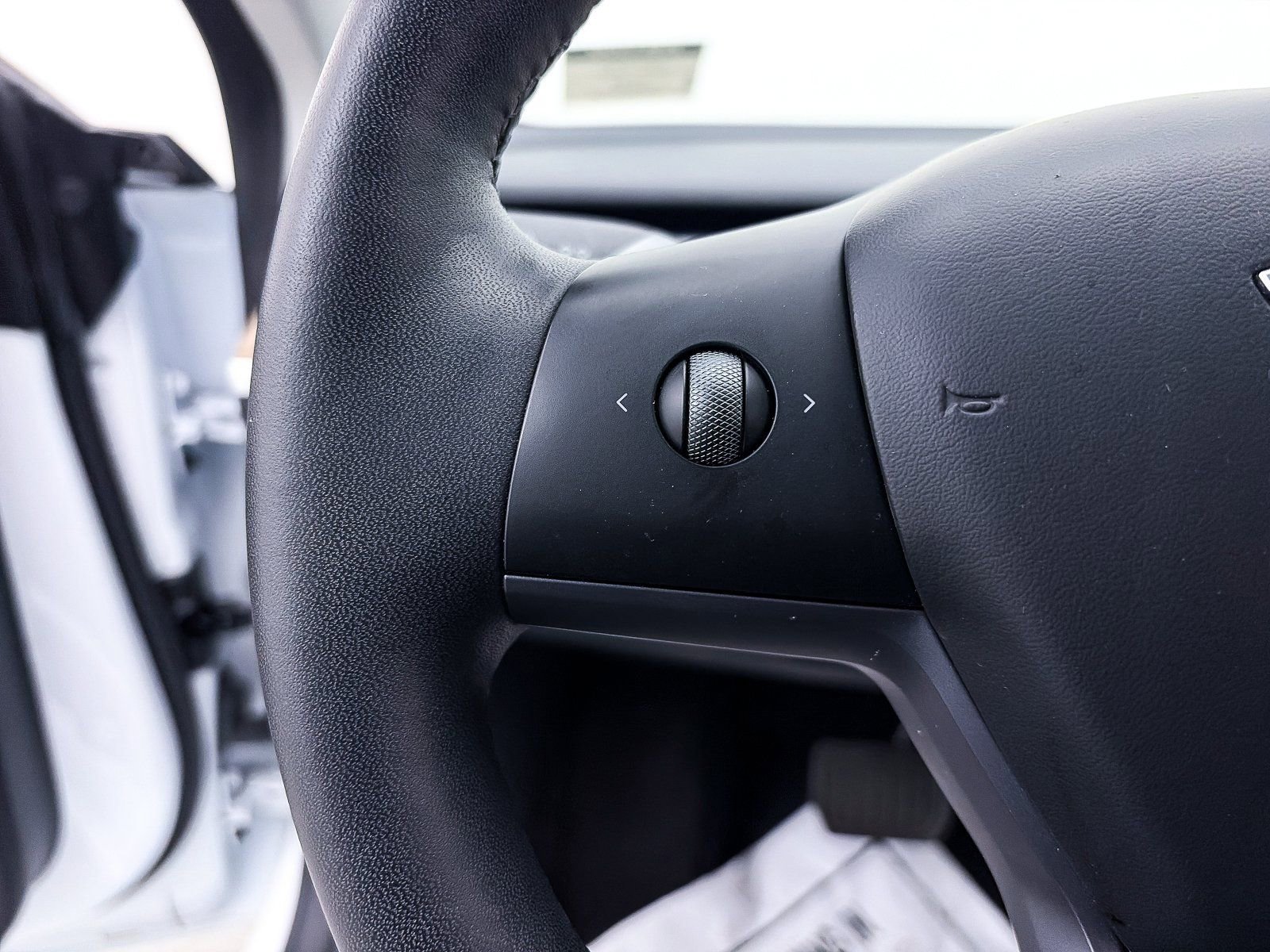 Used 2023 Tesla Model 3 Standard Range image 27