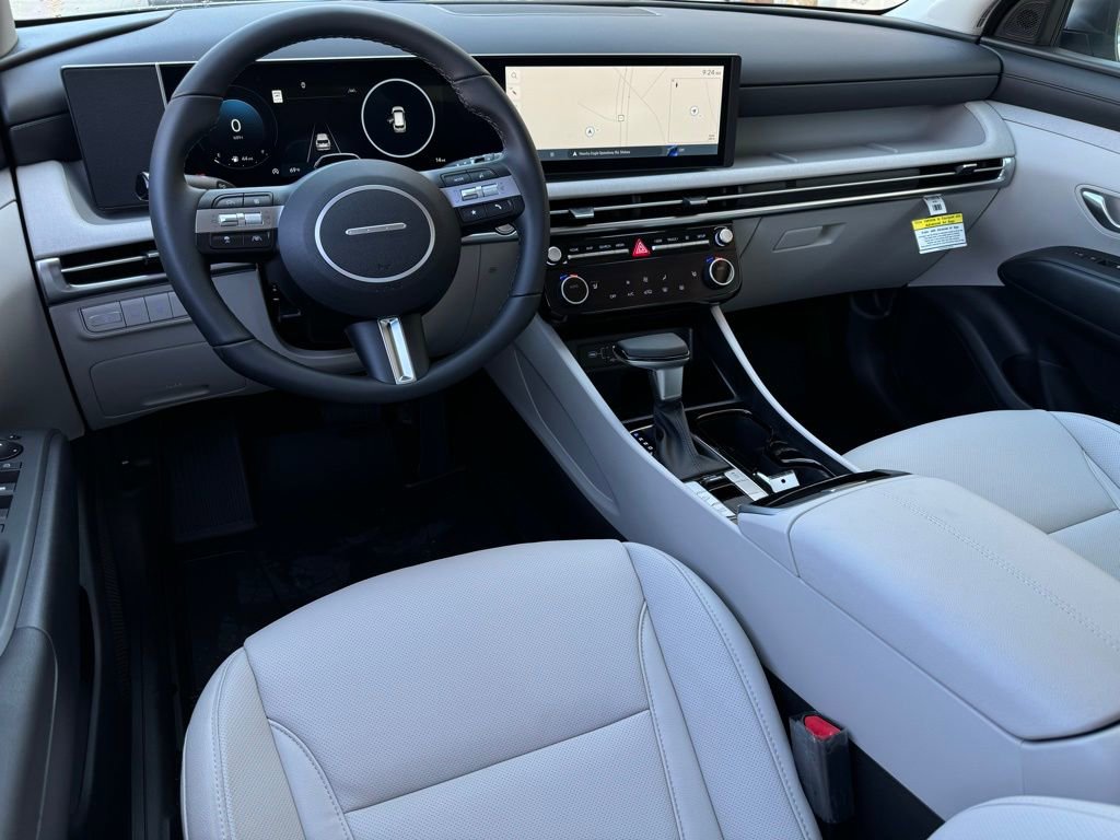 New 2025 Hyundai Tucson SEL FWD image 2