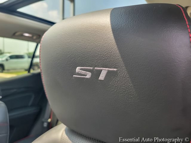 Certified 2023 Buick Envision Essence w/ Sport Touring Package AWD/4WD image 16
