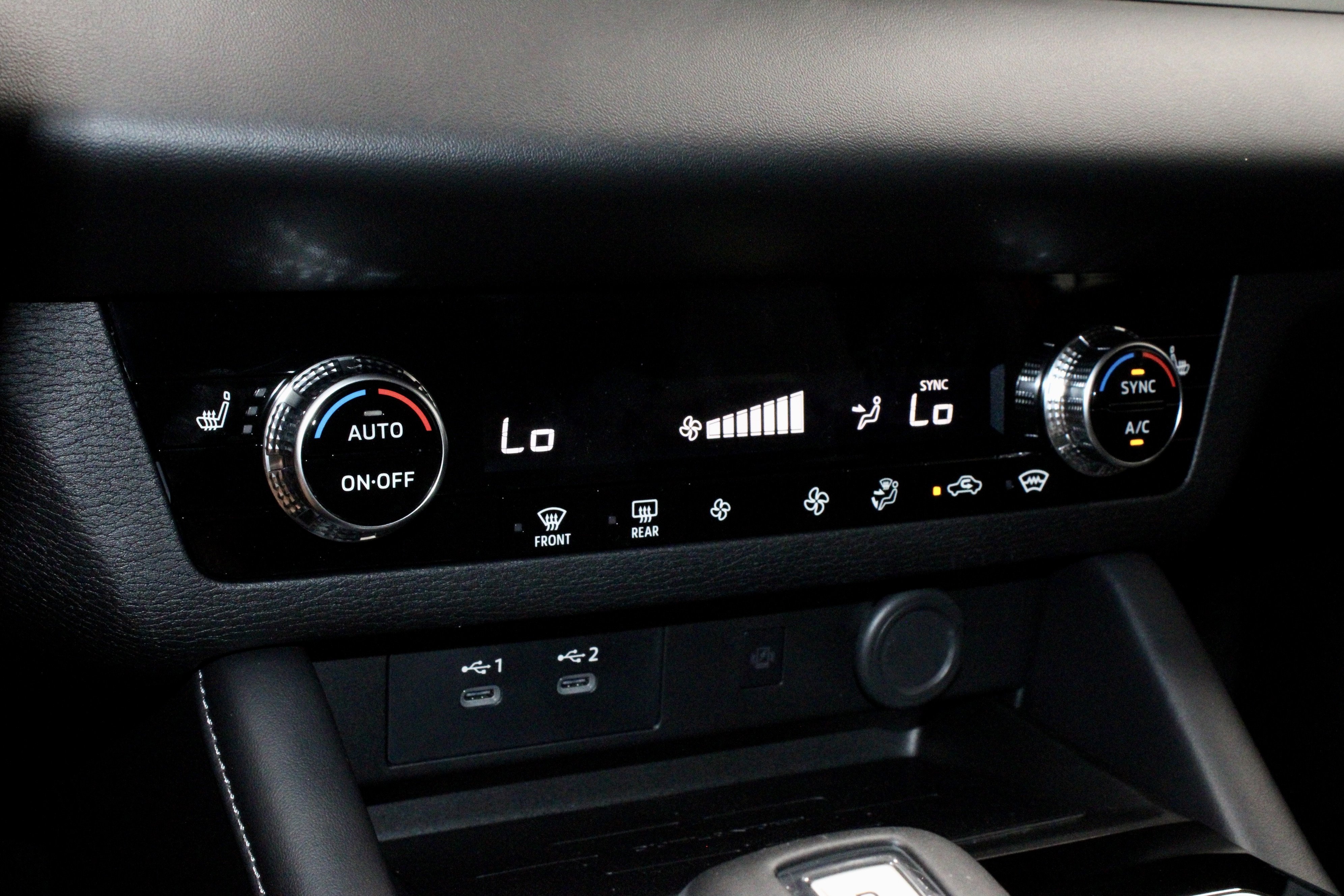 New 2025 Mitsubishi Outlander SE image 26