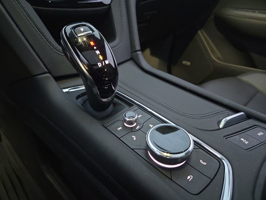 Certified 2024 Cadillac XT6 Premium Luxury AWD/4WD image 26