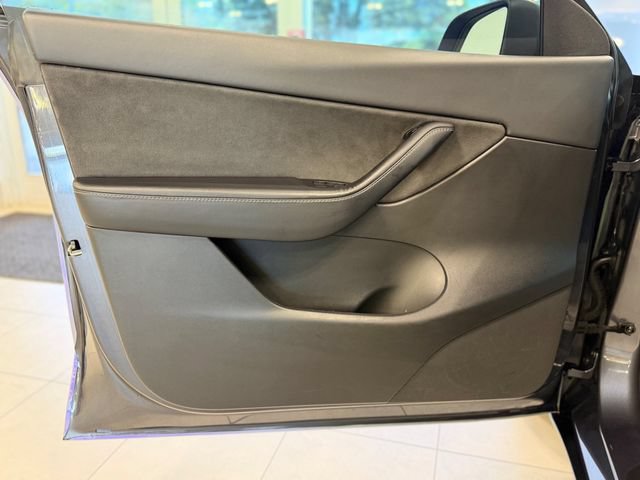 Used 2022 Tesla Model Y Performance AWD/4WD image 19