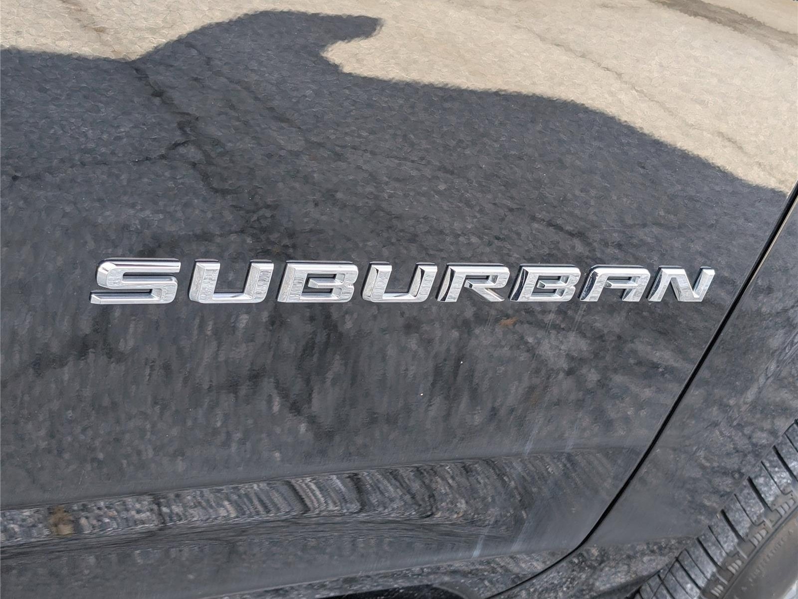 Used 2023 Chevrolet Suburban High Country w/ Advanced Technology Package AWD/4WD image 9