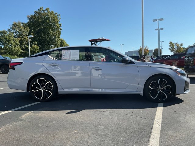 Used 2025 Nissan Altima 2.5 SR w/ SR Premium Package FWD image 7