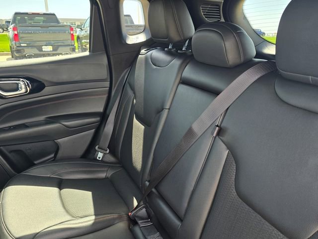 Used 2025 Jeep Compass Trailhawk image 29
