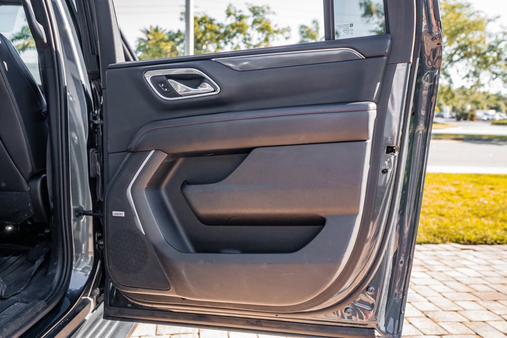 Used 2021 Chevrolet Suburban RST w/ Luxury Package RWD image 37