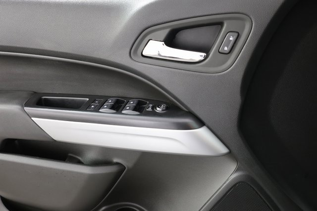Used 2022 Chevrolet Colorado LT w/ Safety Package image 23