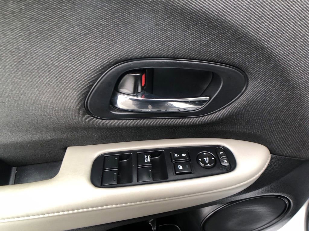 Used 2022 Honda HR-V LX image 19
