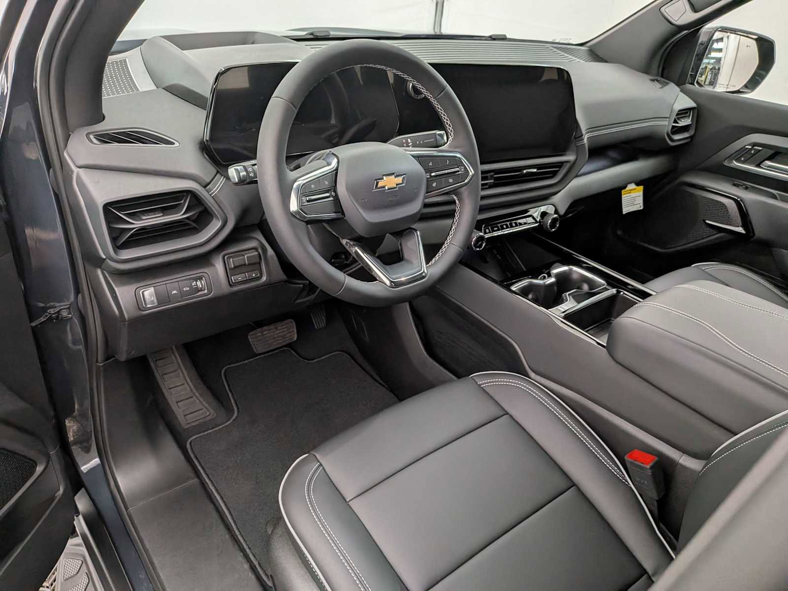 New 2026 Chevrolet Silverado EV LT image 2