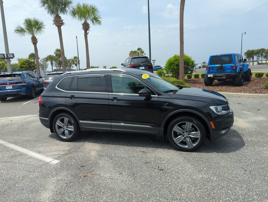 Used 2020 Volkswagen Tiguan SEL AWD/4WD image 2