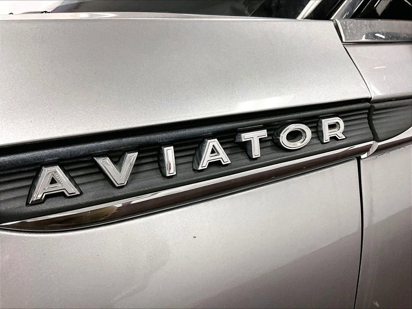 Used 2020 Lincoln Aviator Reserve w/ Equipment Group 202A image 13