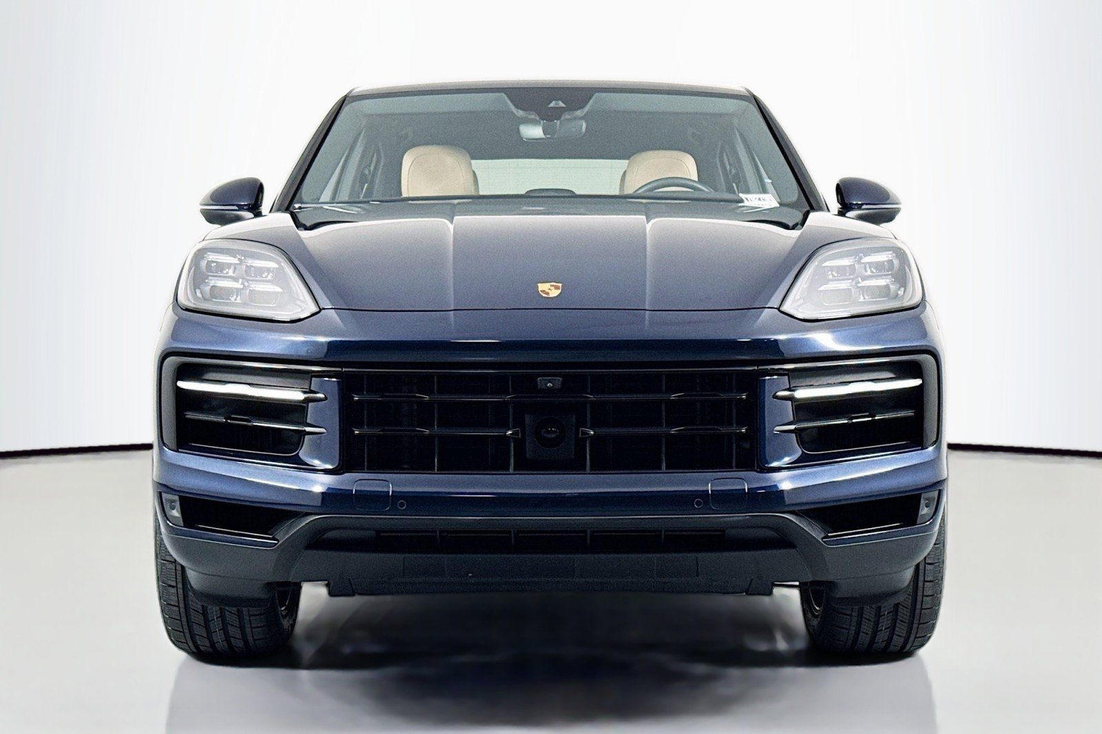Used 2025 Porsche Cayenne Coupe image 3