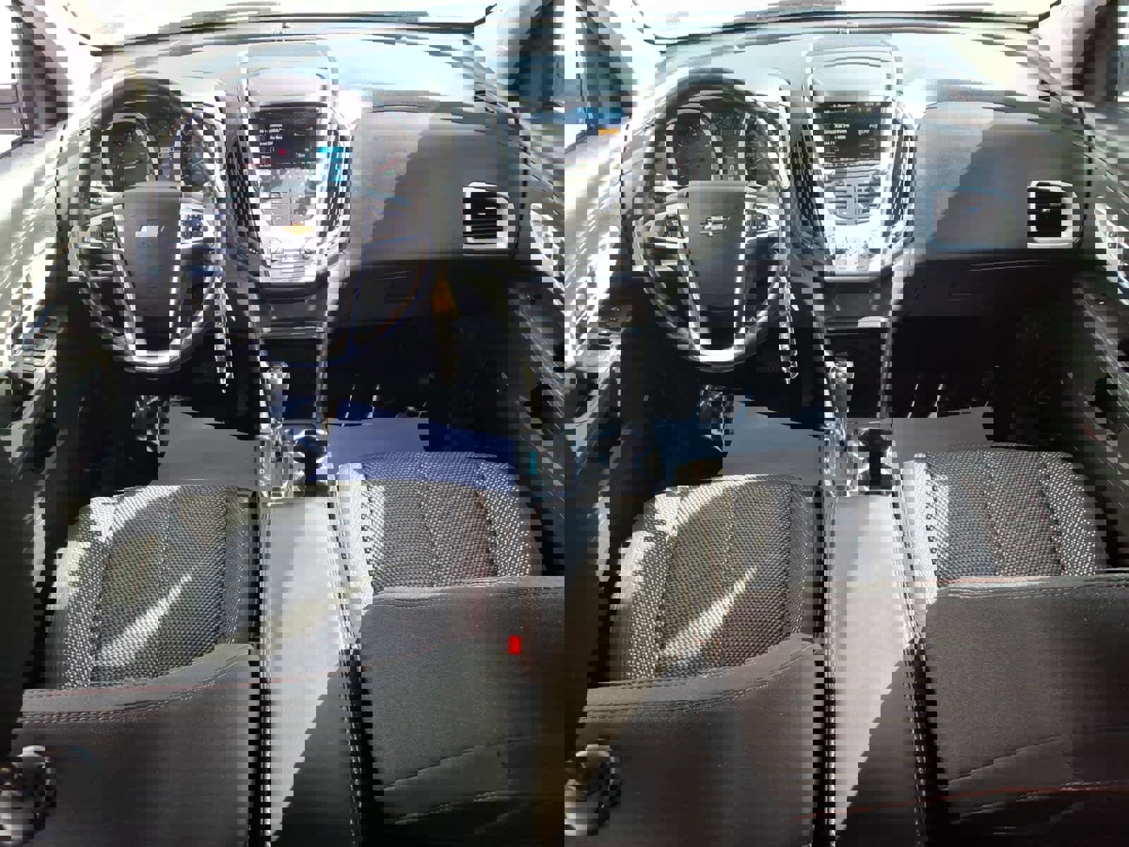 Used 2017 Chevrolet Equinox LT w/ Convenience Package image 8