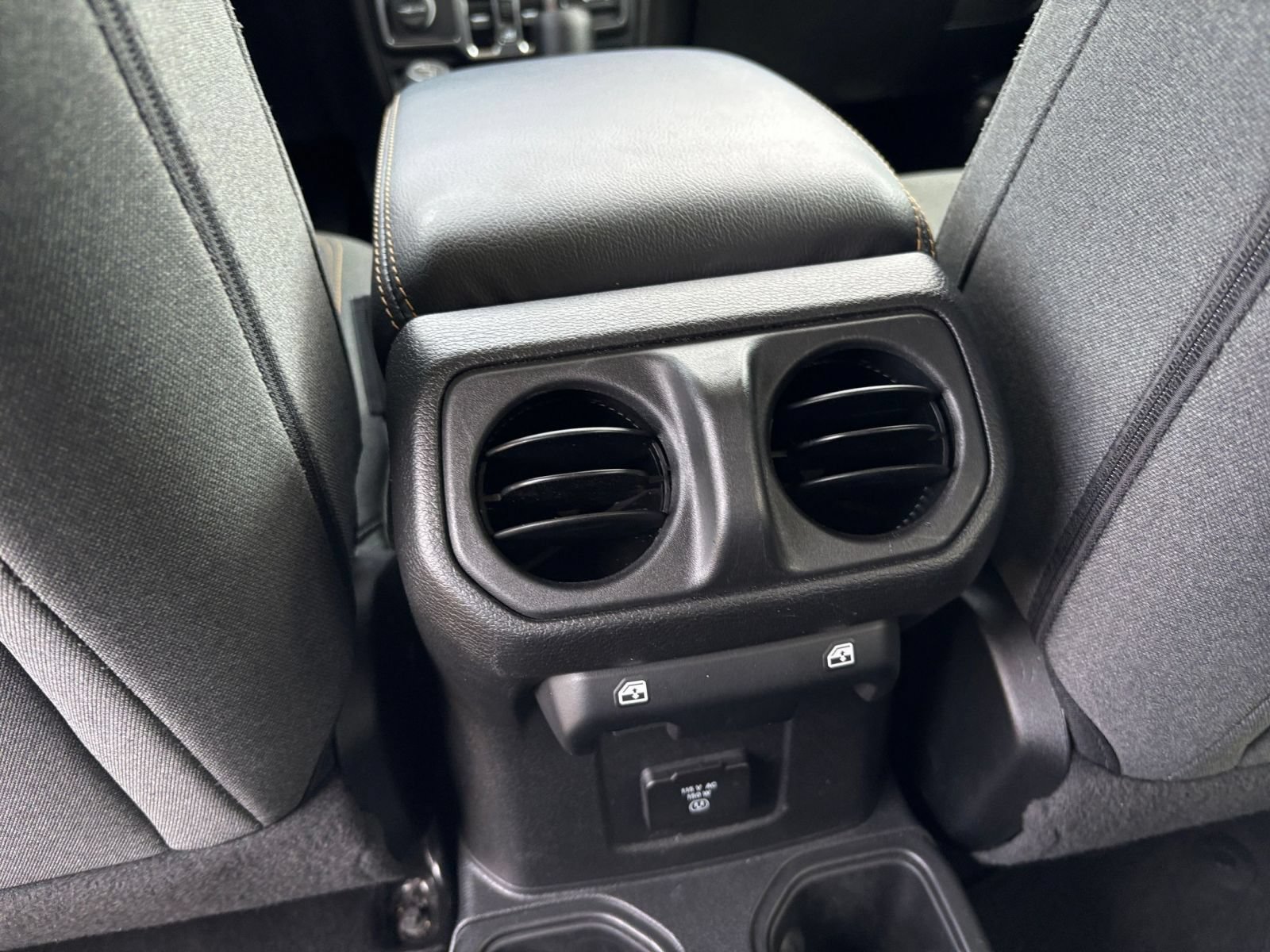 Used 2025 Jeep Wrangler Unlimited Sahara AWD/4WD image 23