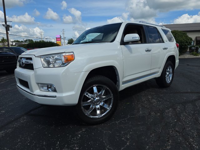 Used 2010 Toyota 4Runner SR5 RWD image 2