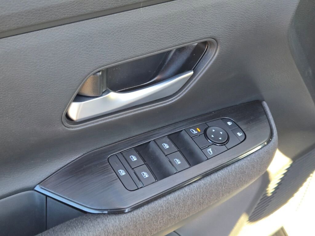 Used 2026 Nissan Kicks SV w/ Cold Weather Package AWD/4WD image 20