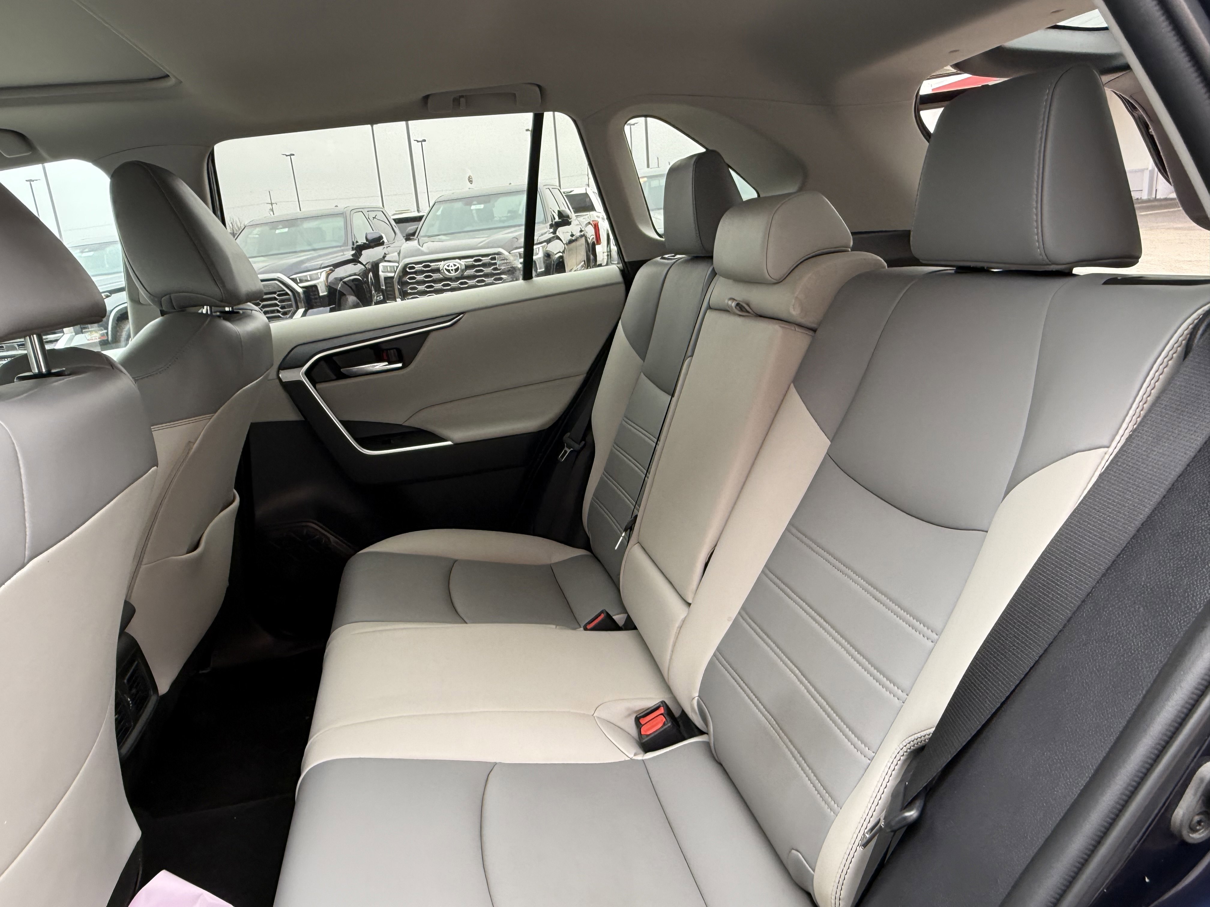 Certified 2022 Toyota RAV4 XLE Premium image 19