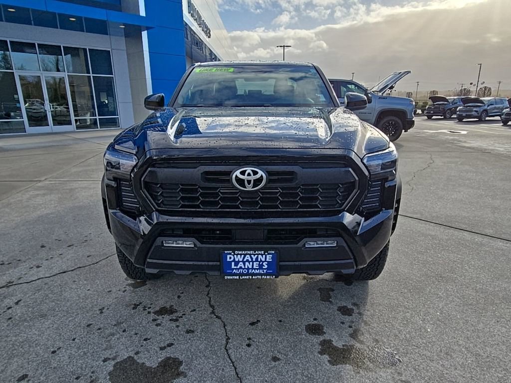 Used 2025 Toyota Tacoma TRD Off-Road AWD/4WD image 9
