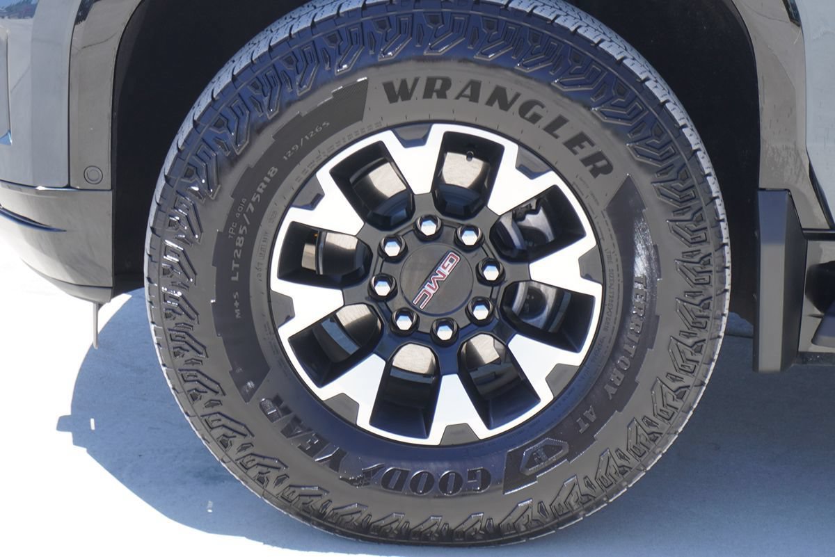 Used 2026 GMC Sierra EV AT4 AWD/4WD image 4