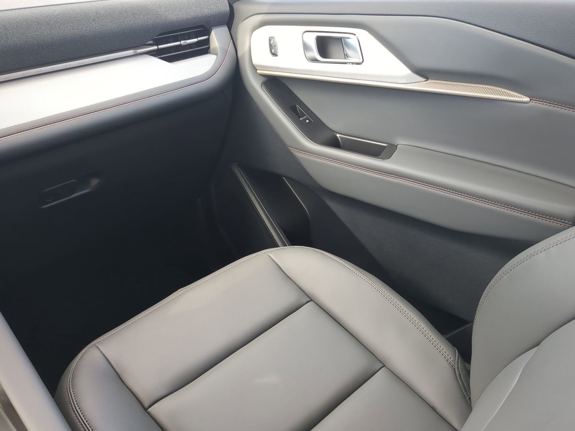 New 2026 Ford Explorer Active w/ Active Comfort Package image 49