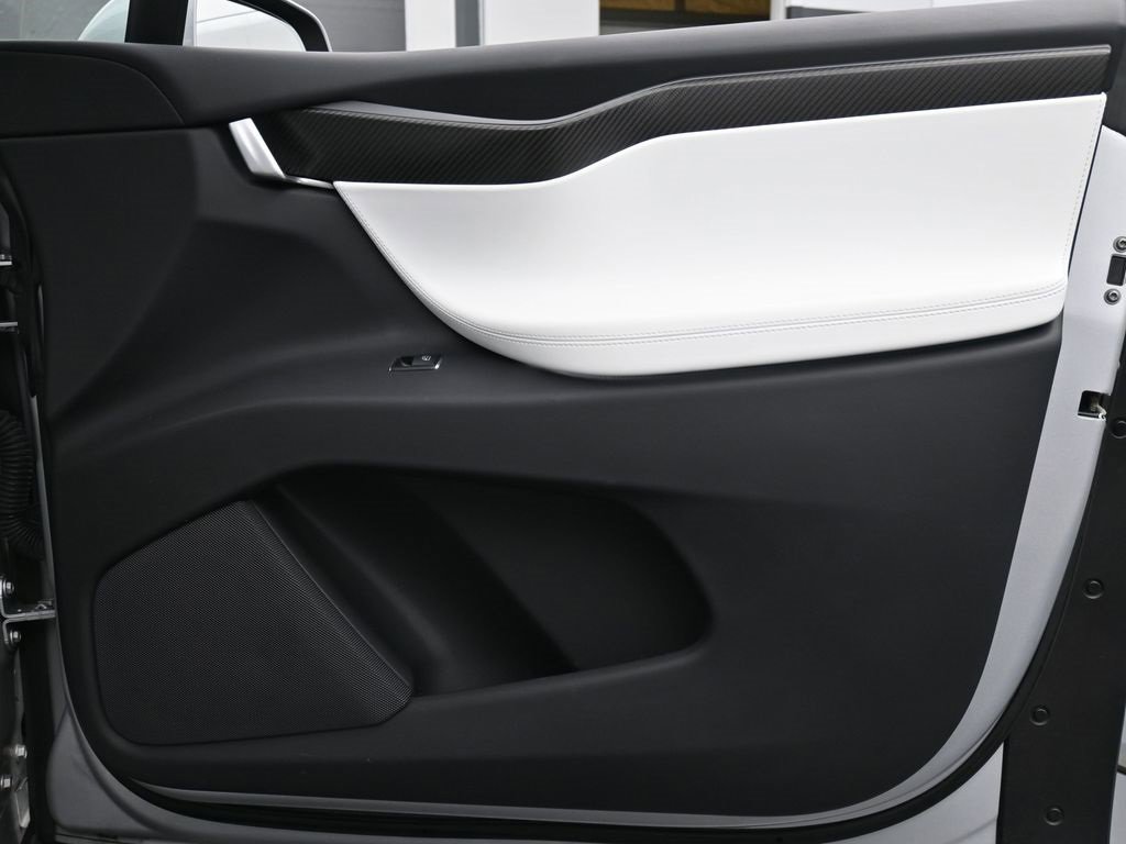 Used 2018 Tesla Model X P100D image 22