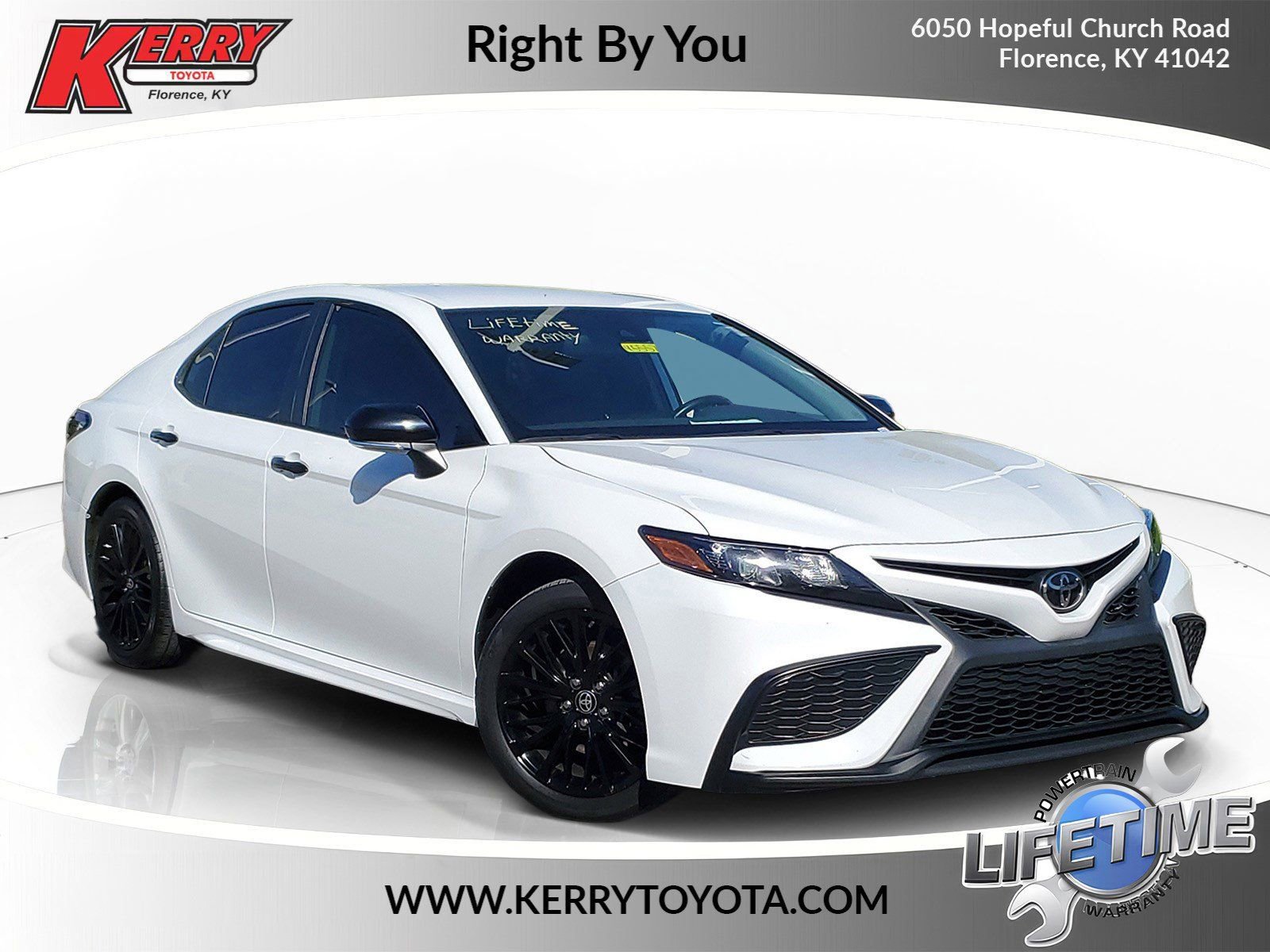 Used 2022 Toyota Camry SE w/ Convenience Package FWD image 1