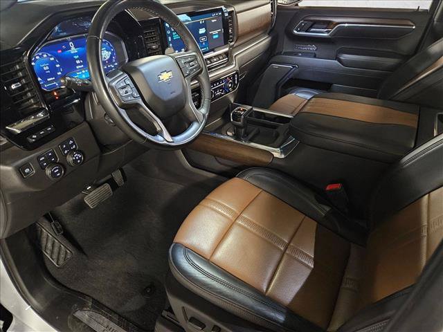 Used 2024 Chevrolet Silverado 1500 High Country w/ High Country Premium Package AWD/4WD image 10
