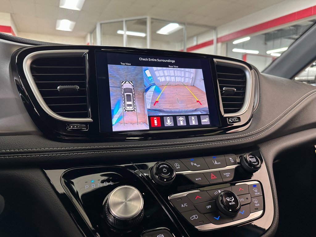 New 2026 Chrysler Pacifica Select w/ S Appearance Package image 27