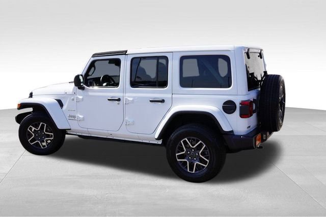 Used 2024 Jeep Wrangler Sahara image 8