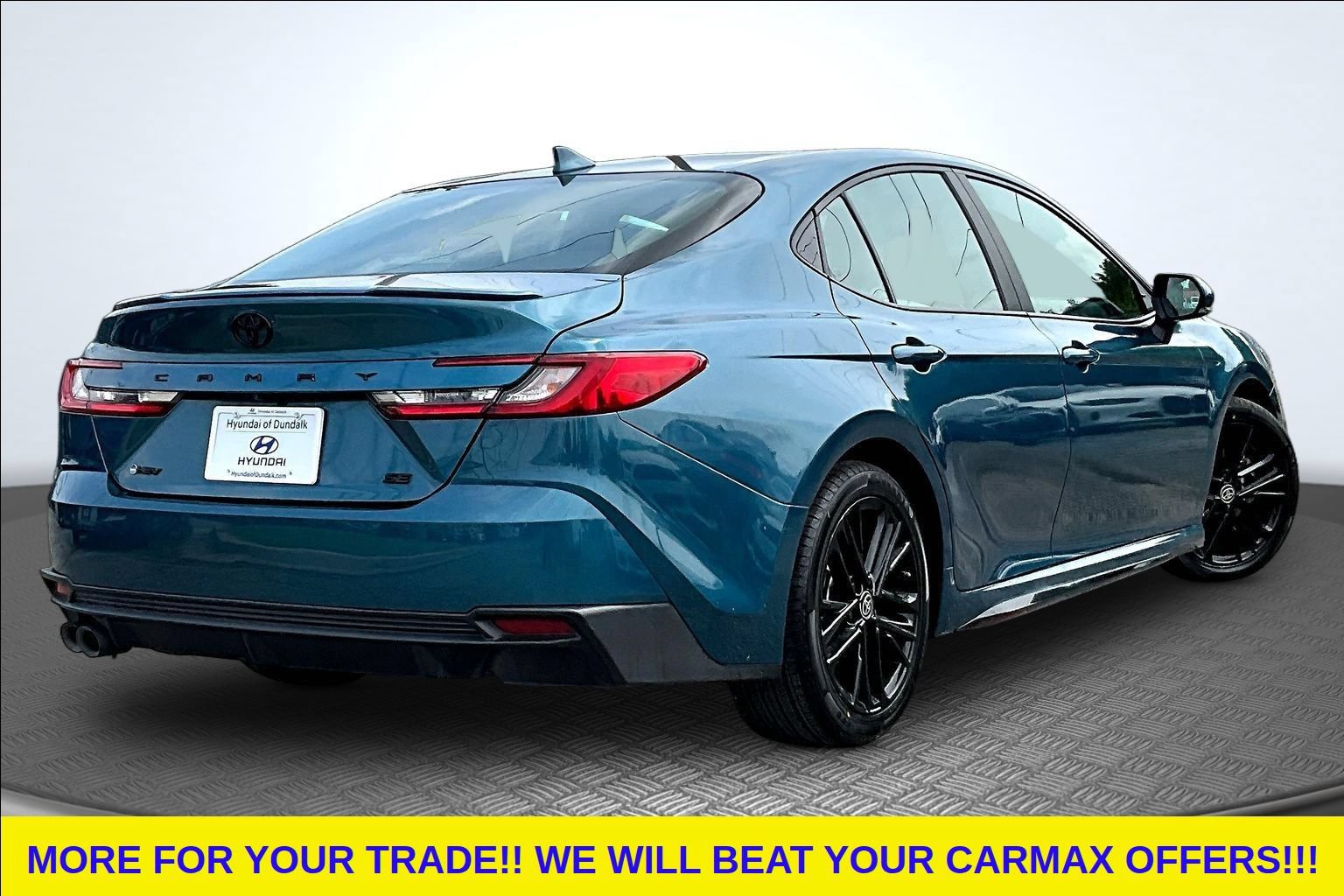 Used 2025 Toyota Camry SE FWD image 5