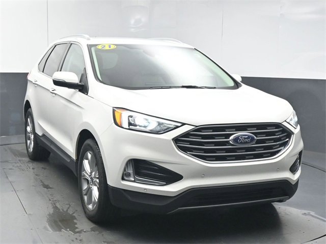Used 2021 Ford Edge Titanium image 2