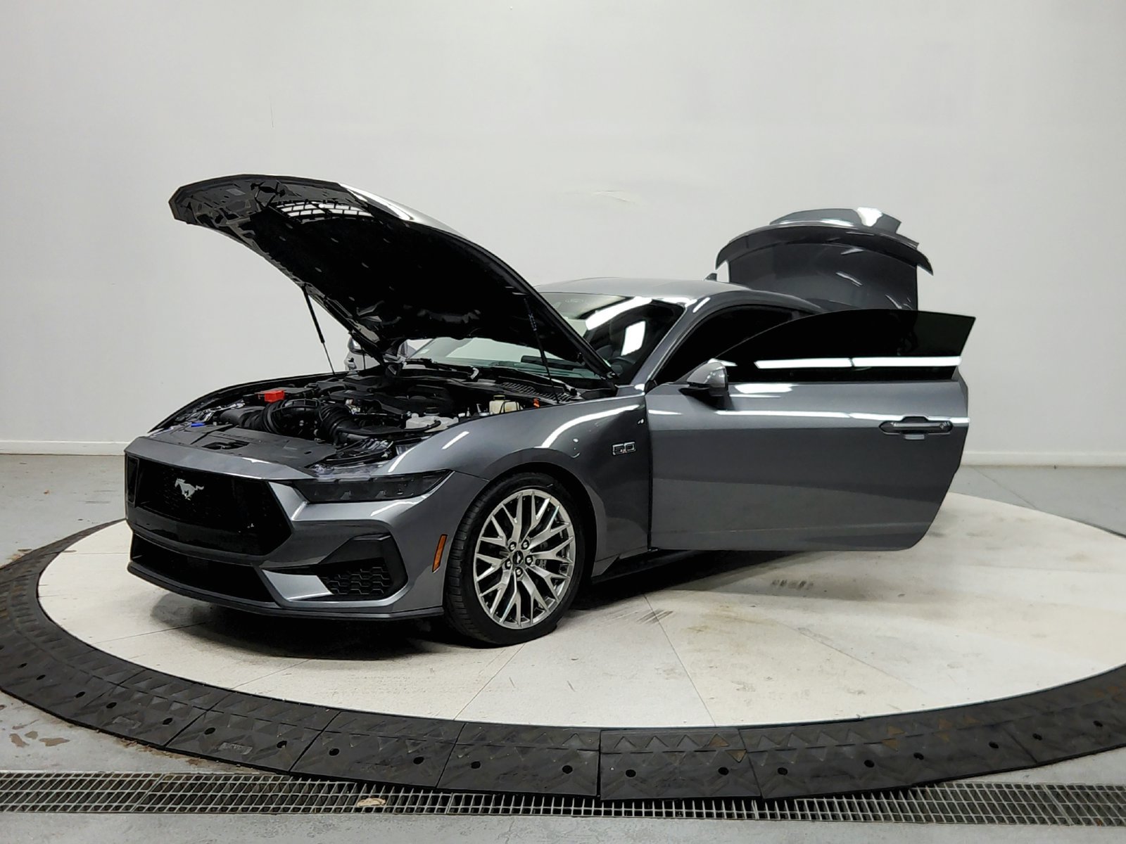 Used 2025 Ford Mustang GT Premium RWD image 12