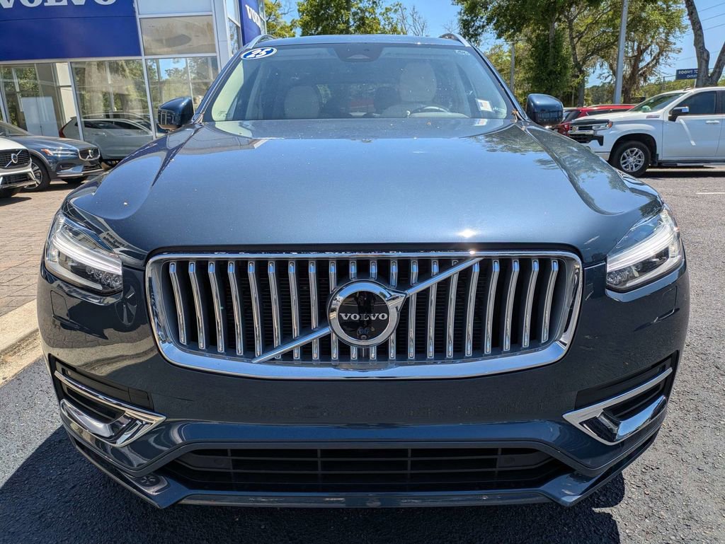 Used 2025 Volvo XC90 B6 Plus w/ Protection Package Premier image 9