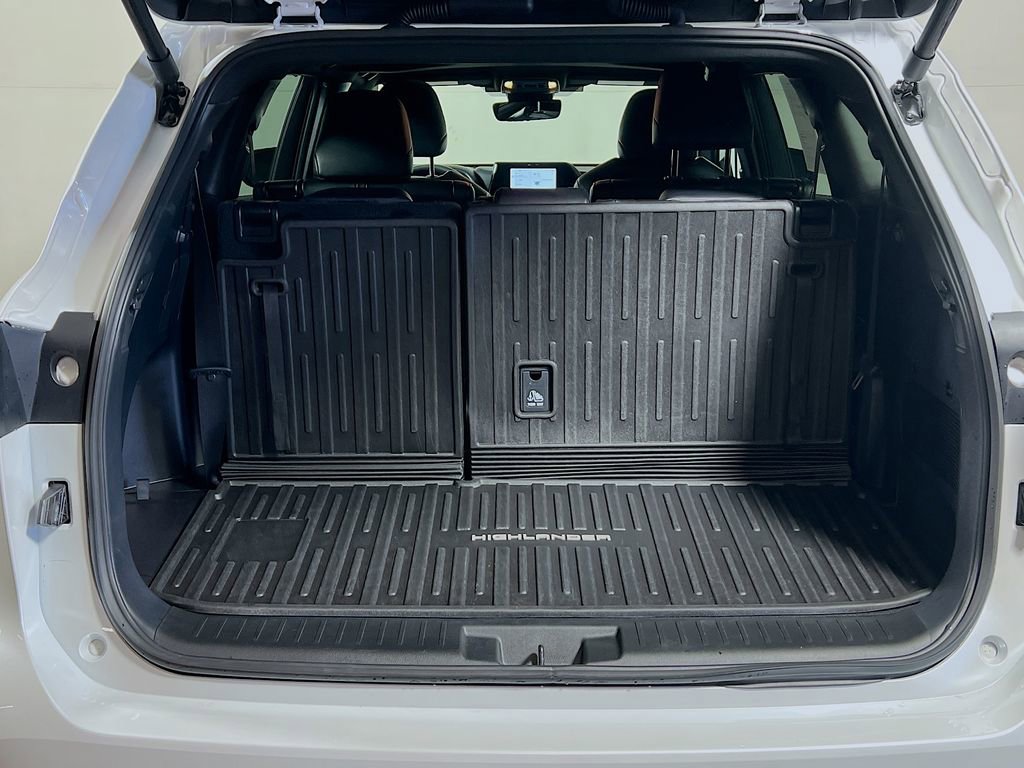 Certified 2025 Toyota Highlander XSE AWD/4WD image 24