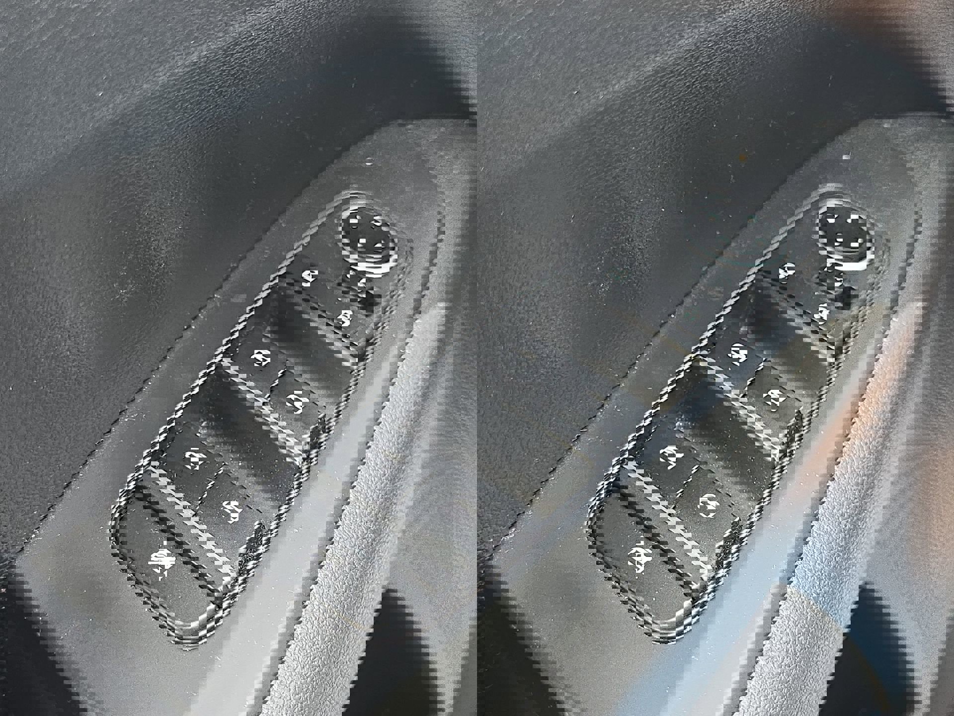 Used 2023 Kia Forte LXS image 12