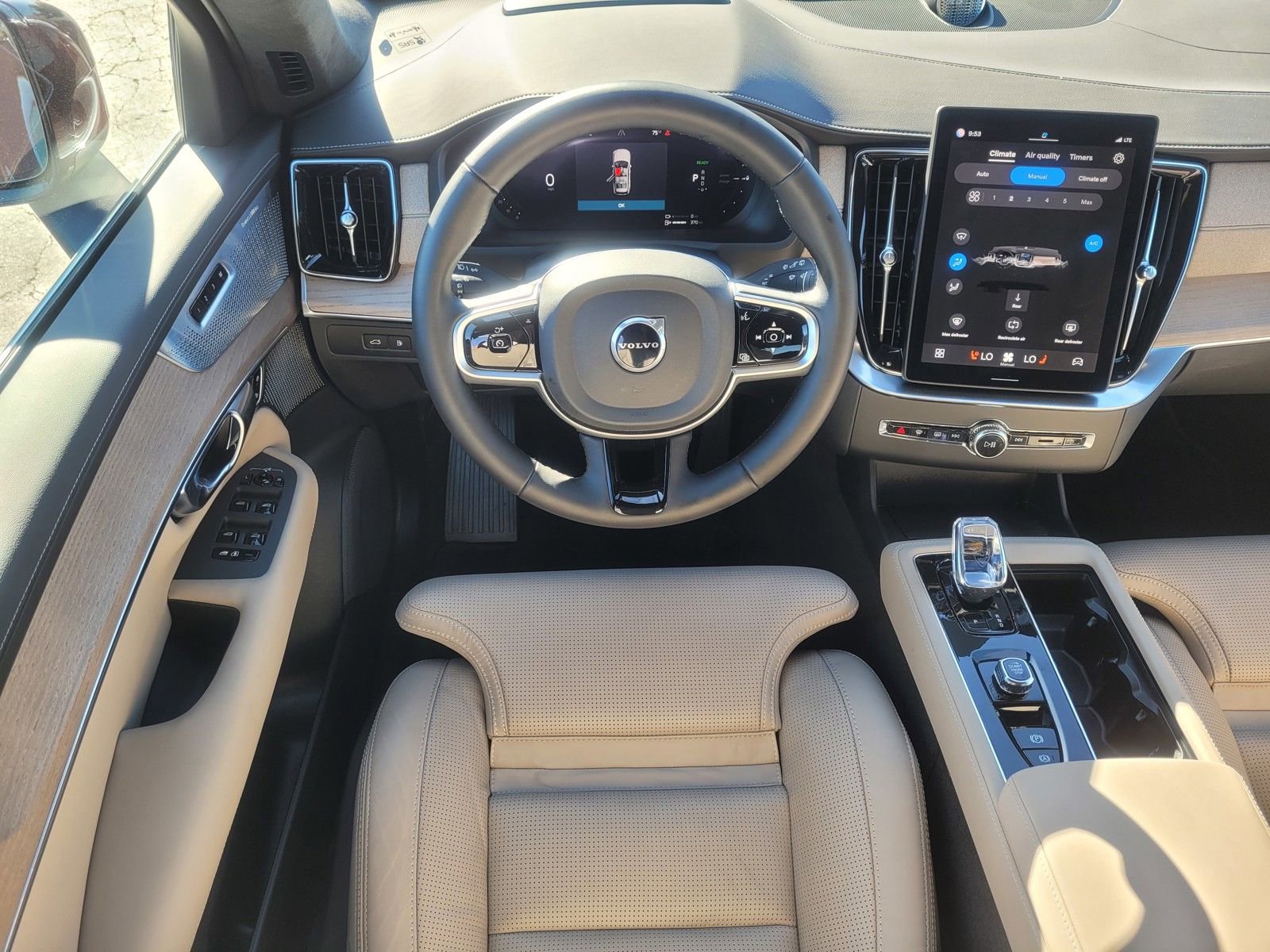 Certified 2025 Volvo XC90 T8 Ultra AWD/4WD image 15