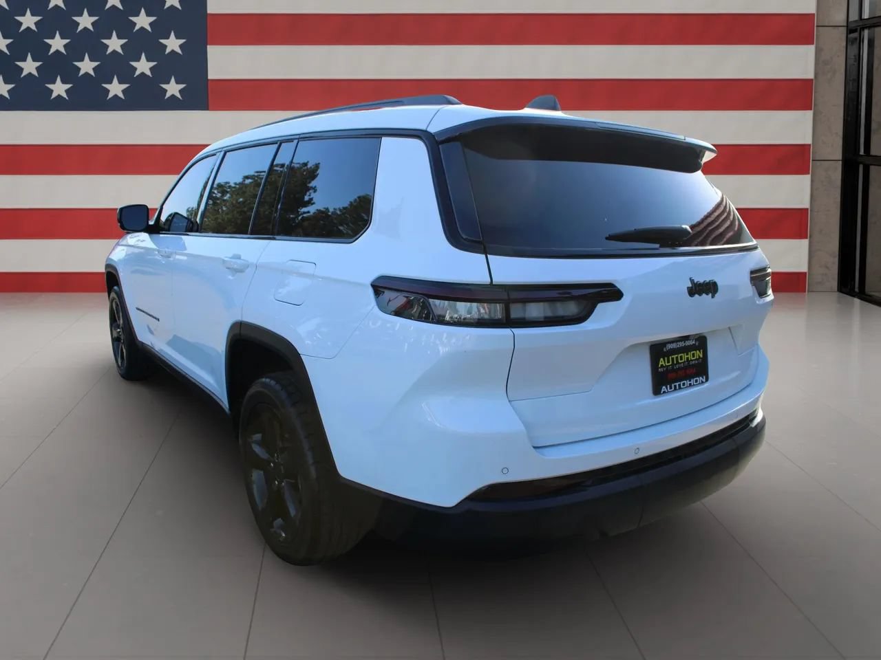 Used 2023 Jeep Grand Cherokee L Laredo RWD image 38