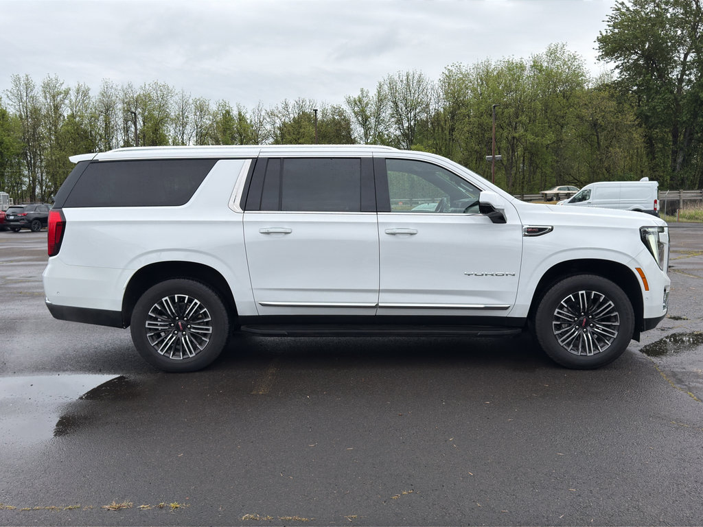 Used 2025 GMC Yukon XL Elevation w/ Elevation Premium Package AWD/4WD image 26