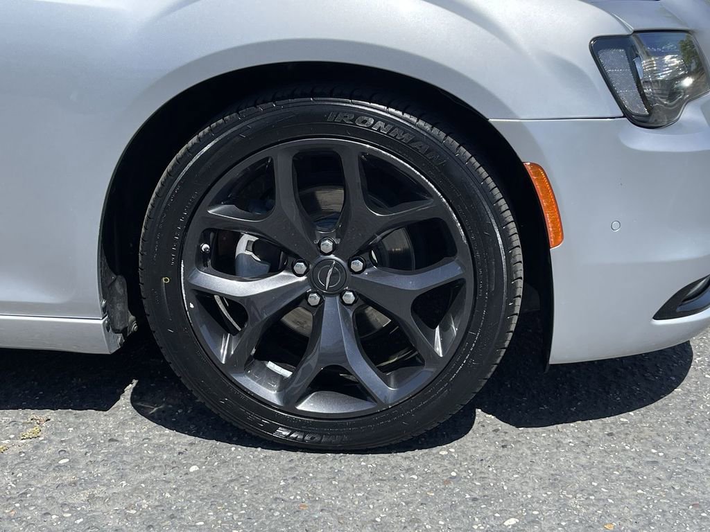 Used 2023 Chrysler 300 S image 32