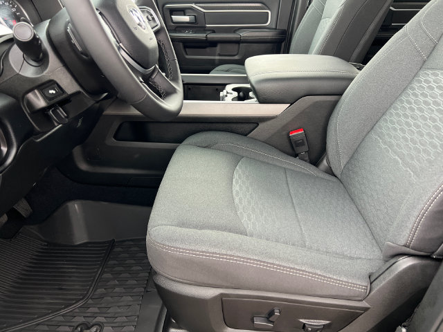 New 2026 RAM 2500 Big Horn AWD/4WD image 22