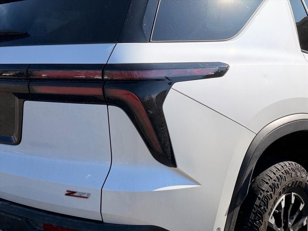 Used 2024 Chevrolet Traverse Z71 w/ Enhanced Driving Package image 17