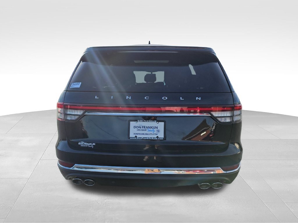 Used 2023 Lincoln Aviator Reserve w/ Equipment Group 201A AWD/4WD image 4