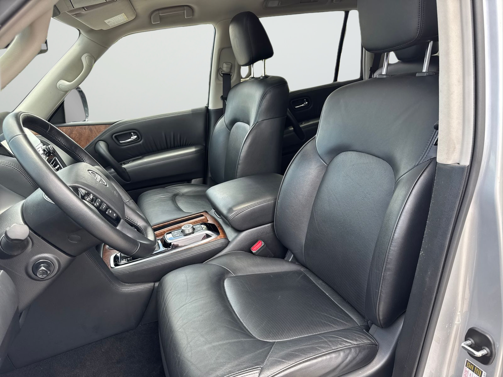 Used 2024 Nissan Armada SL w/ Captain's Chairs Package AWD/4WD image 33
