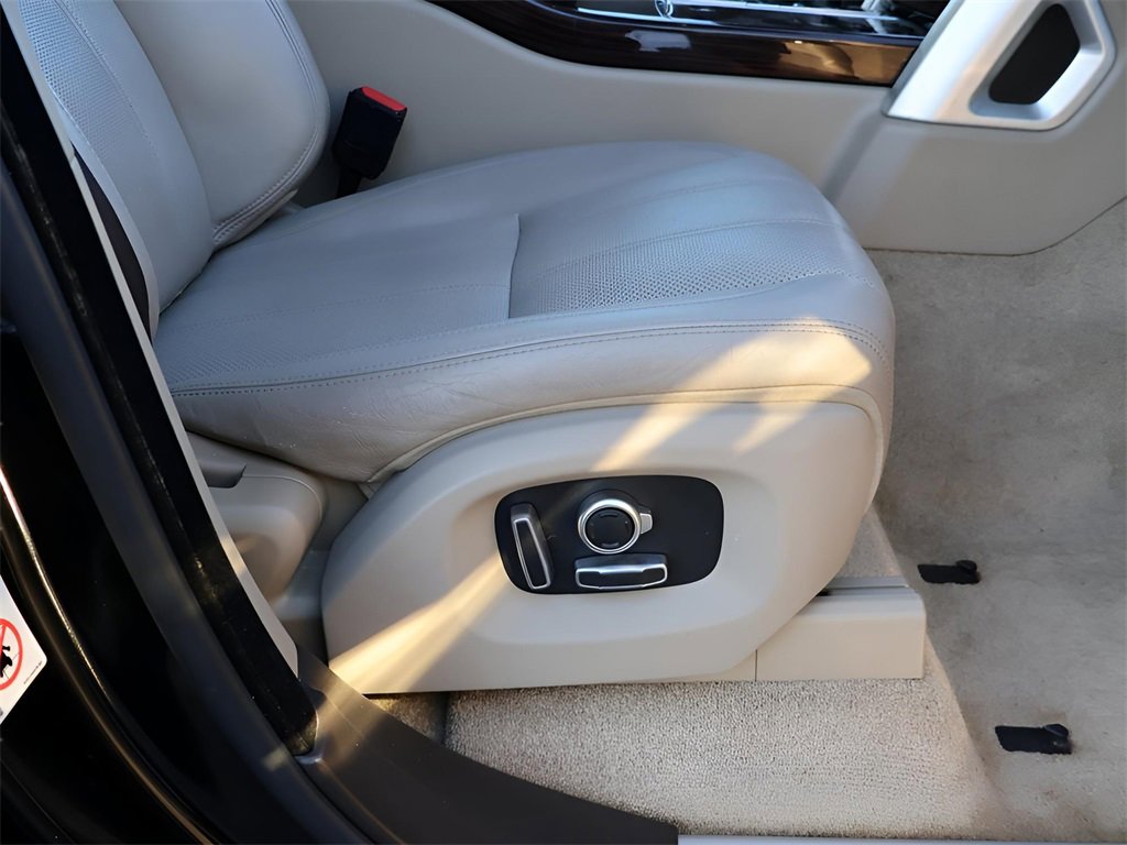 Used 2016 Land Rover Range Rover HSE image 11