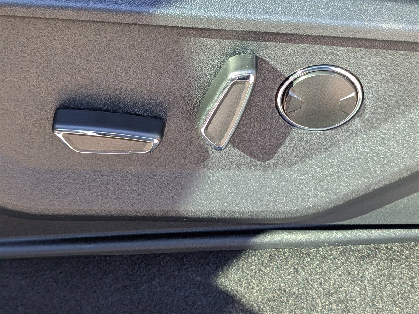 New 2026 Ford F150 Lariat w/ Equipment Group 502A High image 21