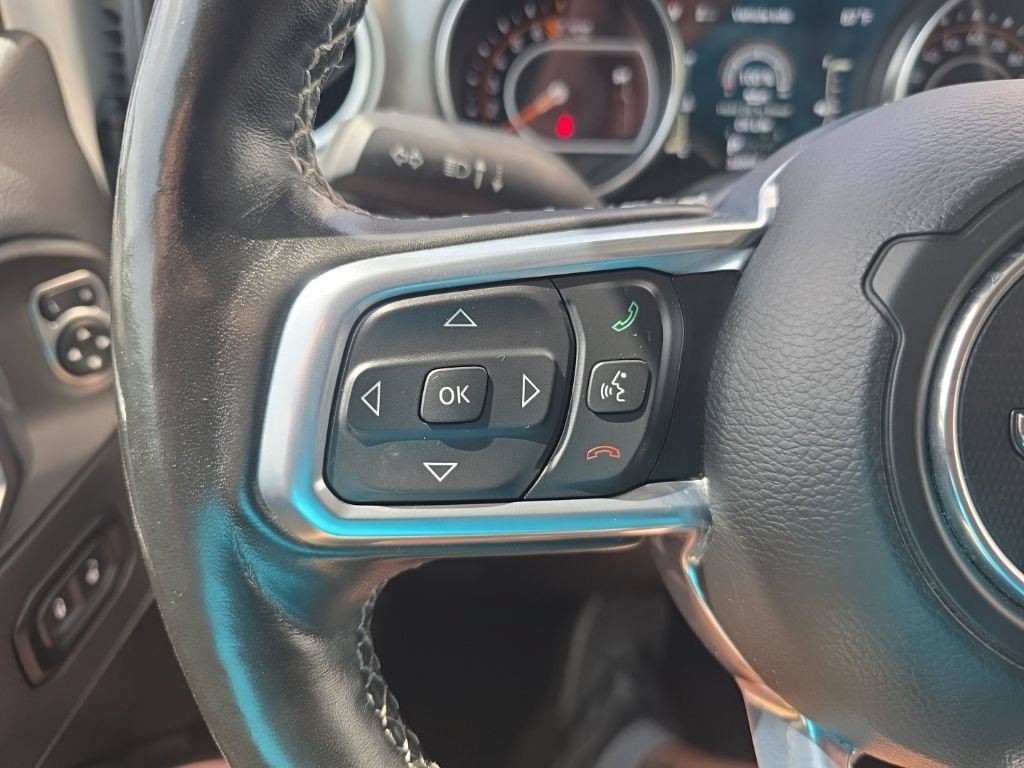 Used 2022 Jeep Wrangler Unlimited Sahara w/ LED Lighting Group AWD/4WD image 16