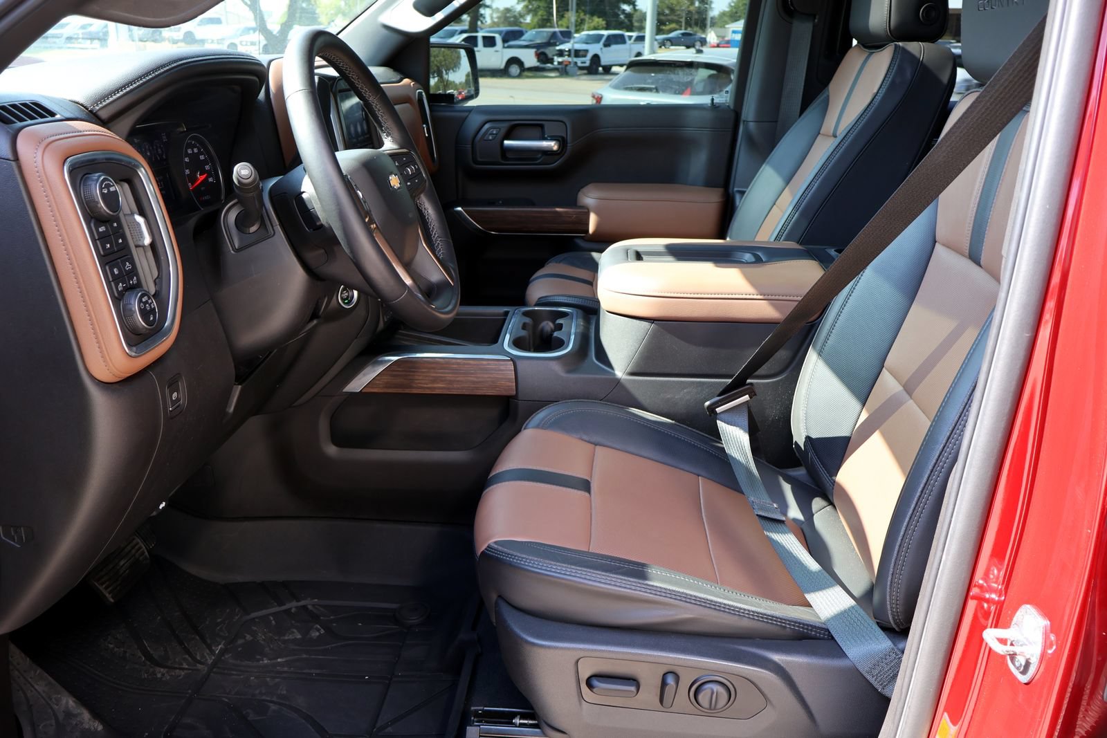 Used 2021 Chevrolet Silverado 1500 High Country AWD/4WD image 18