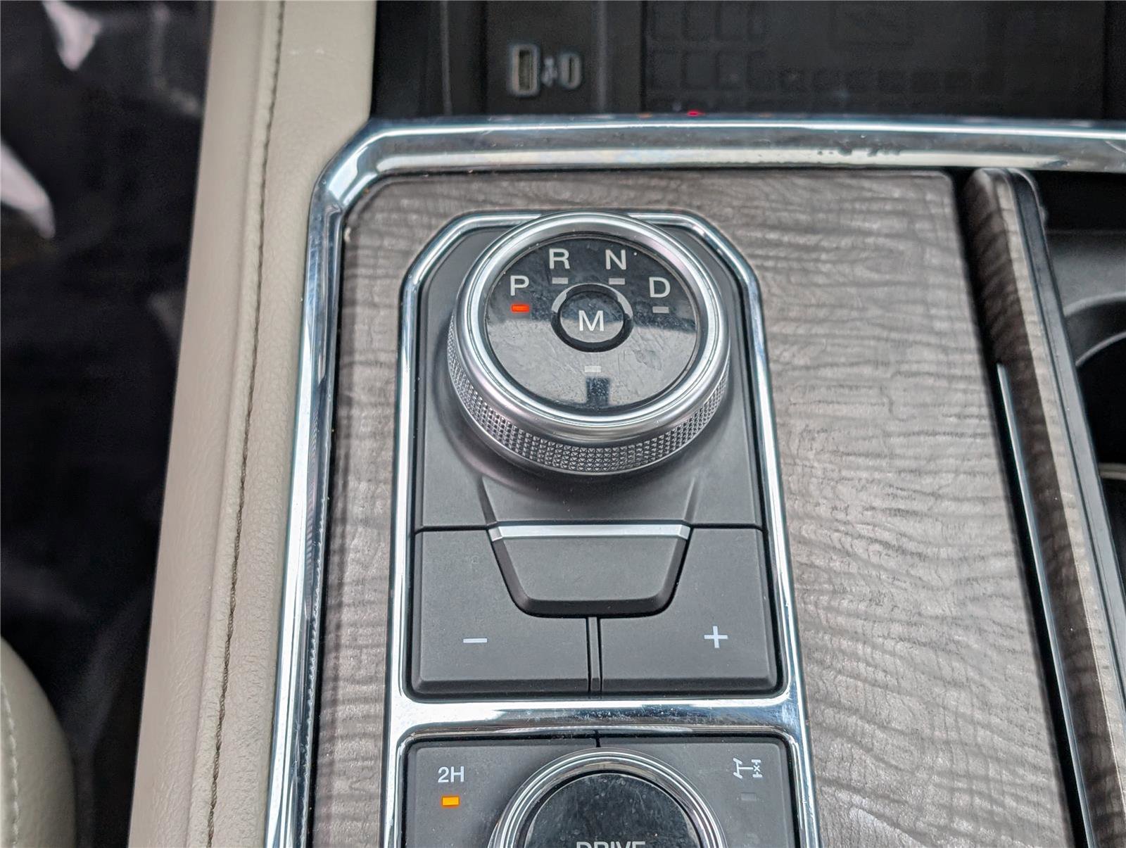 Used 2021 Ford Expedition Limited image 28